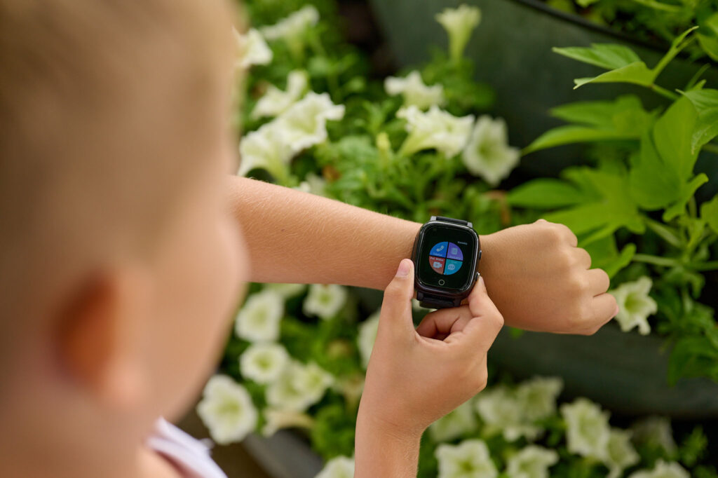 funkcjonalny smartwatch jako prezent na komunię