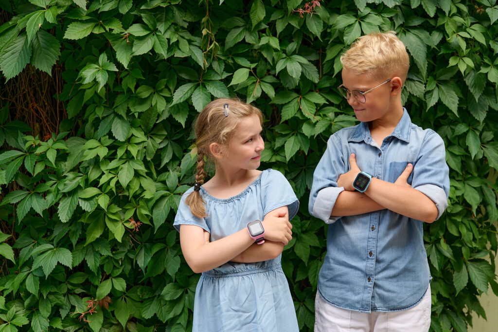 Zegarki smartwatch Garett dla dzieci w kolrze różowym i niebieskim